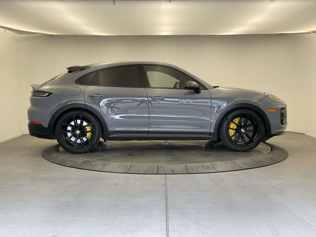 2024 Porsche Cayenne Coupe Turbo GT - 7