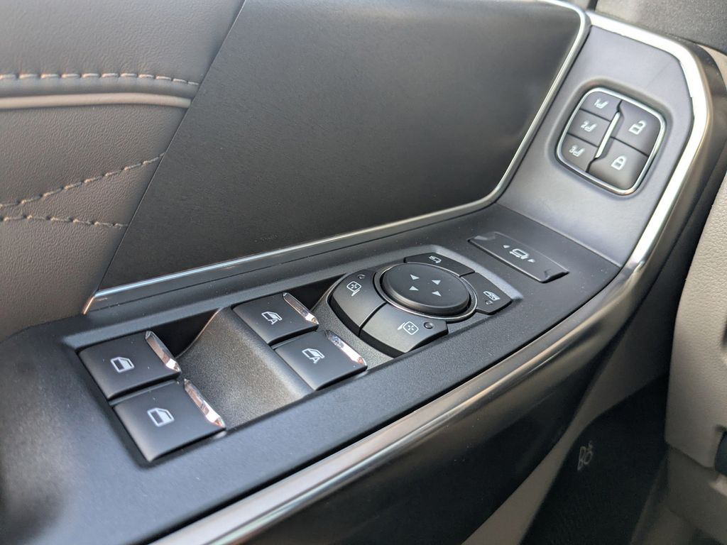 2025 Ford F-450 Super Duty Platinum