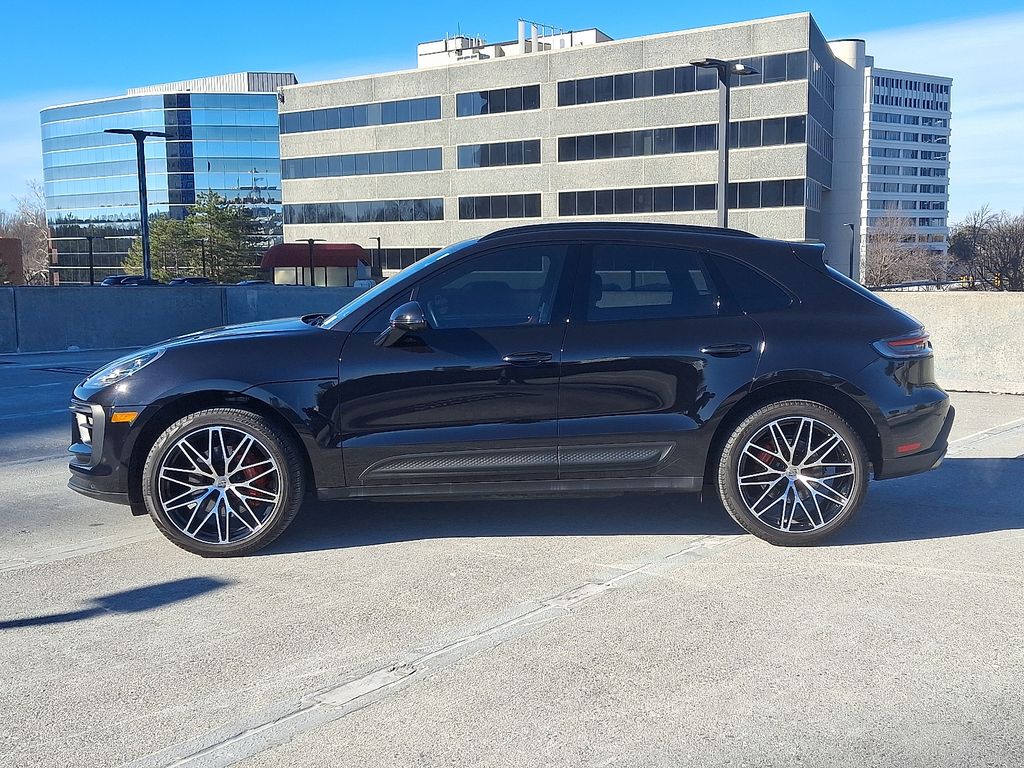 Thumbnail: 2024 Porsche Macan - 2
