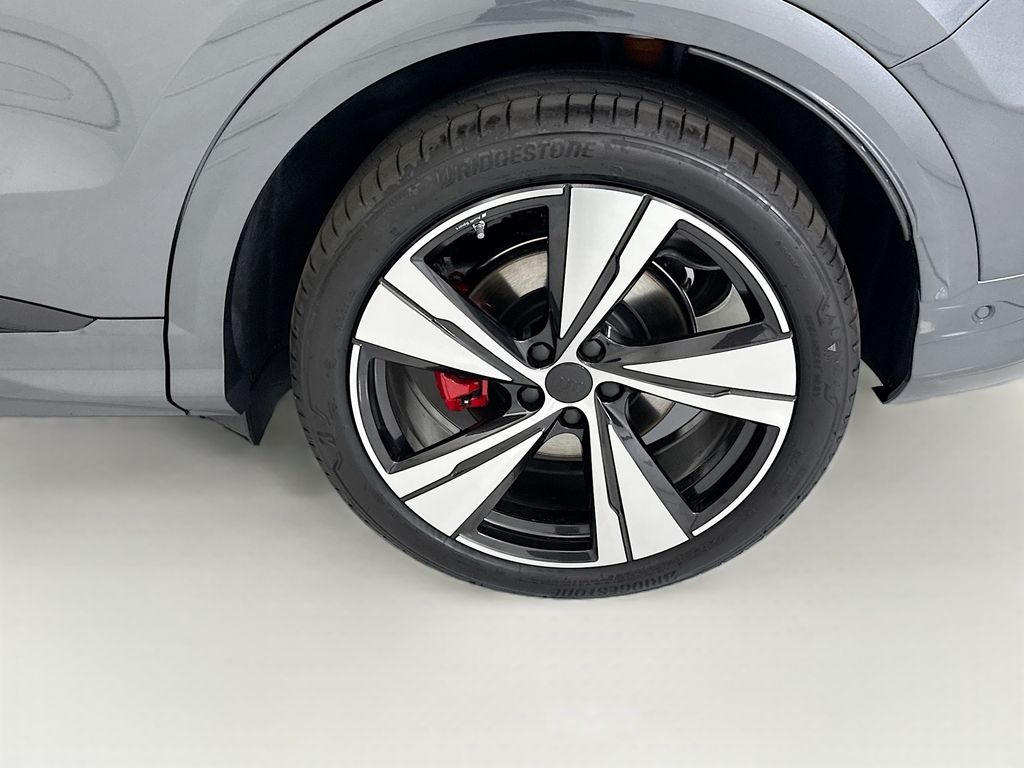 Thumbnail: 2026 Audi SQ5 - 30