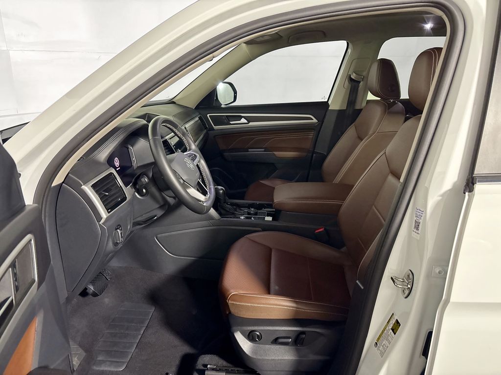 2023 Volkswagen Atlas 2.0T SE w/Technology