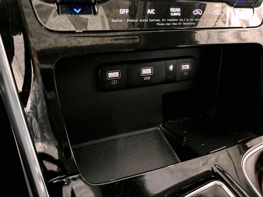 2023 Kia Carnival — photo 27