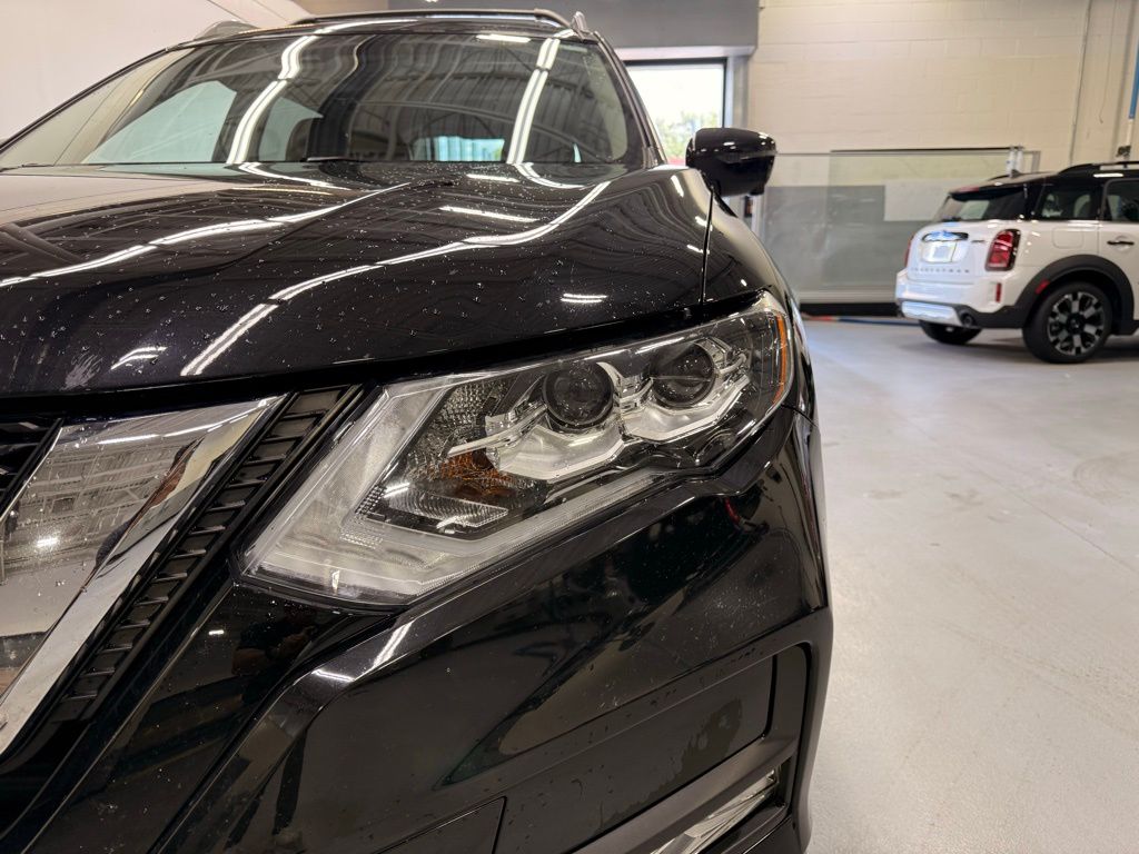Thumbnail: 2019 Nissan Rogue - 9