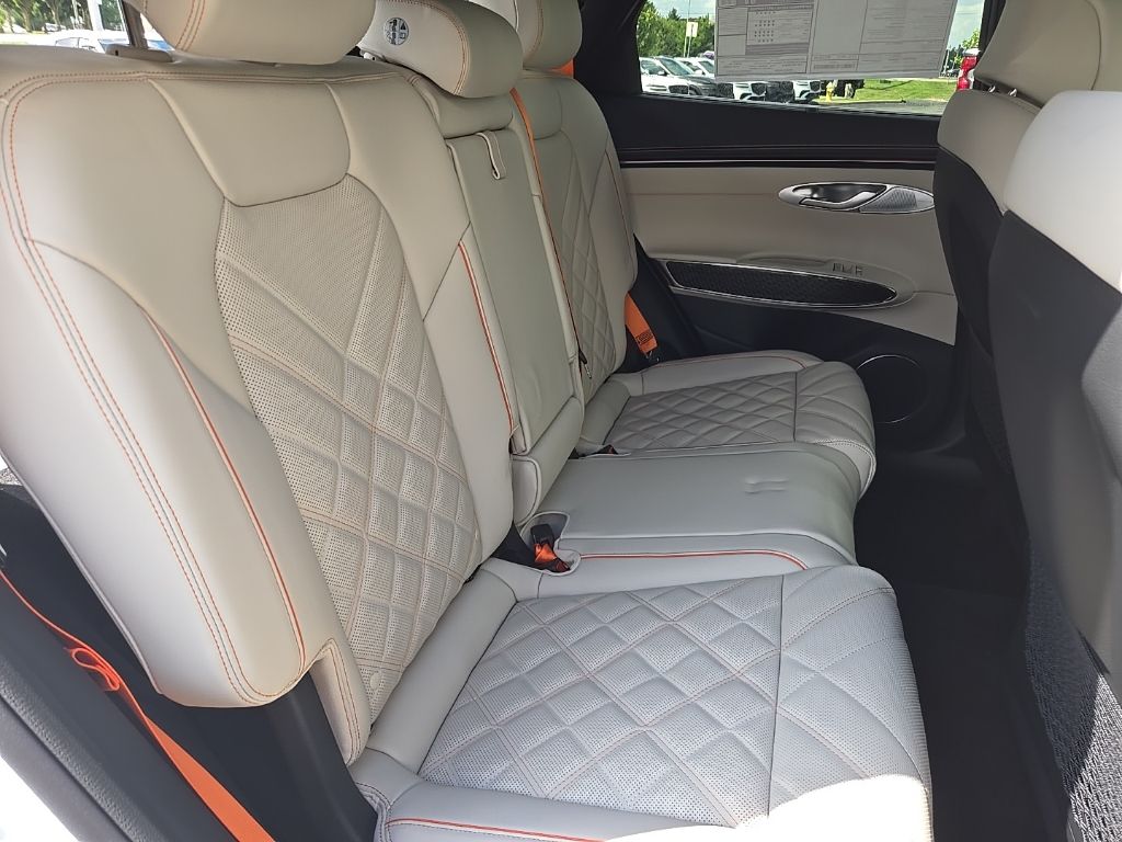 Thumbnail: 2026 Genesis GV70 - 24