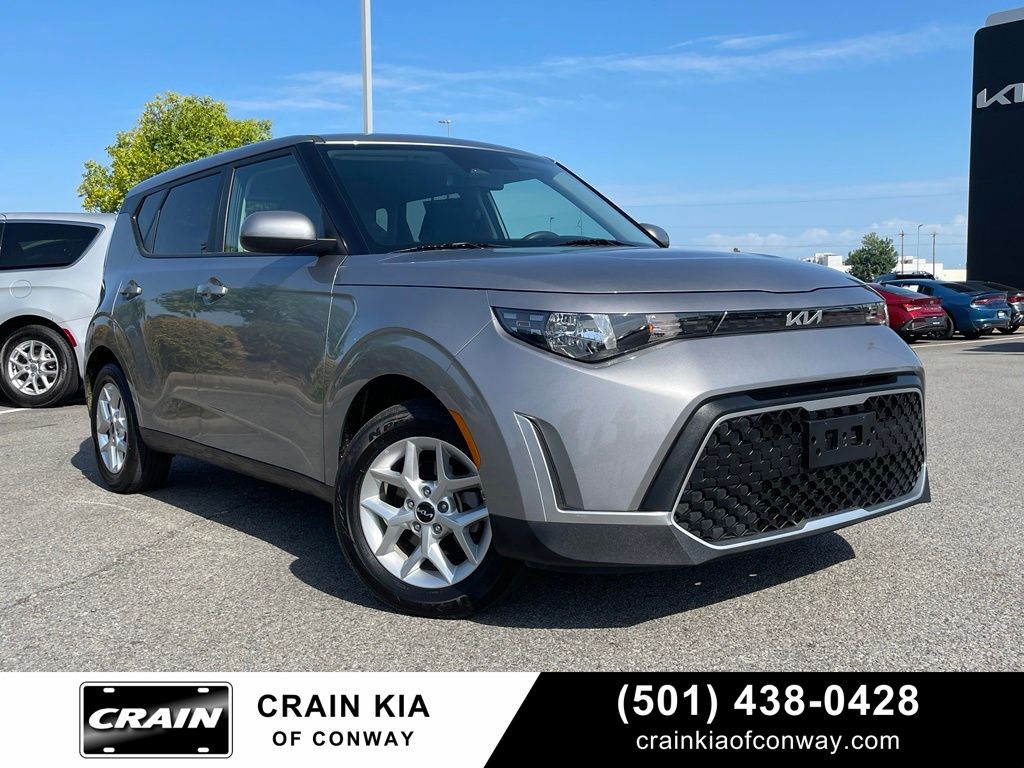Gravity Gray 2025 Kia Soul SUV / Crossover Front-Wheel Drive Continuously Variable Transmission