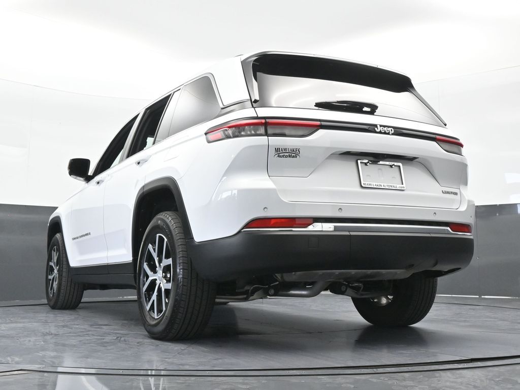 Used 2024 Bright White Clearcoat Jeep Limited image 64