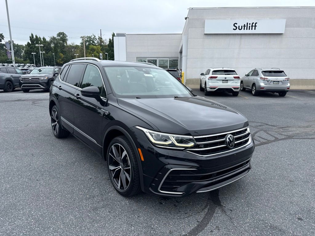 2023 Volkswagen Tiguan 2.0T SEL R-Line - 4