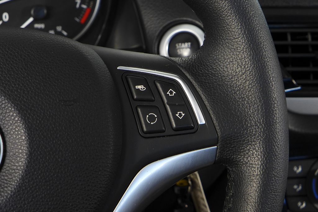 Thumbnail: 2015 BMW X1 - 29