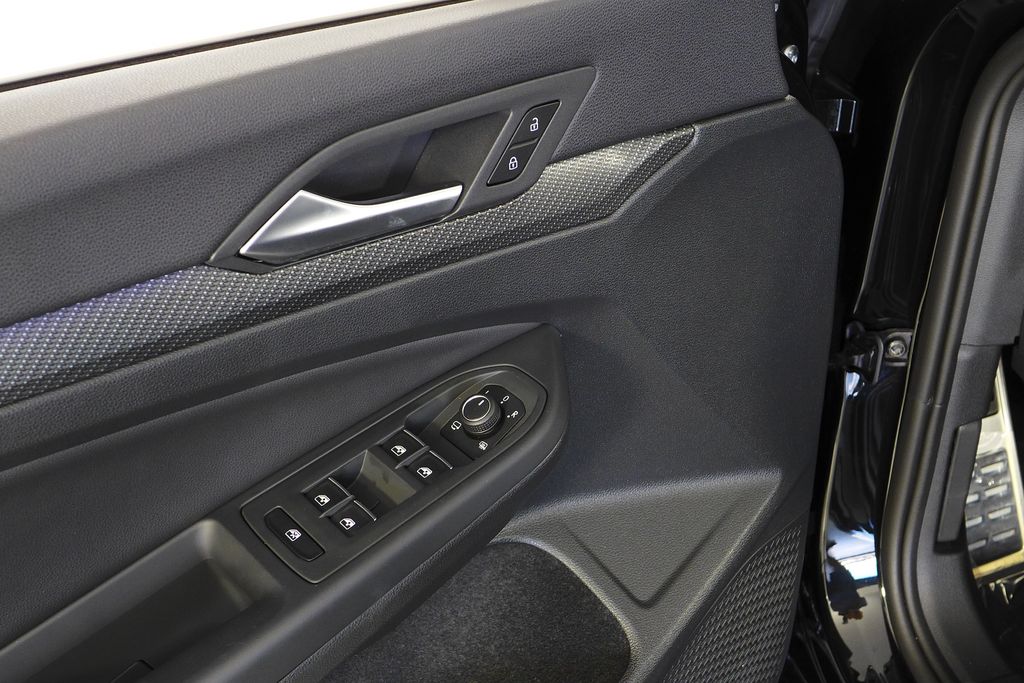 Thumbnail: 2024 Volkswagen Golf - 12