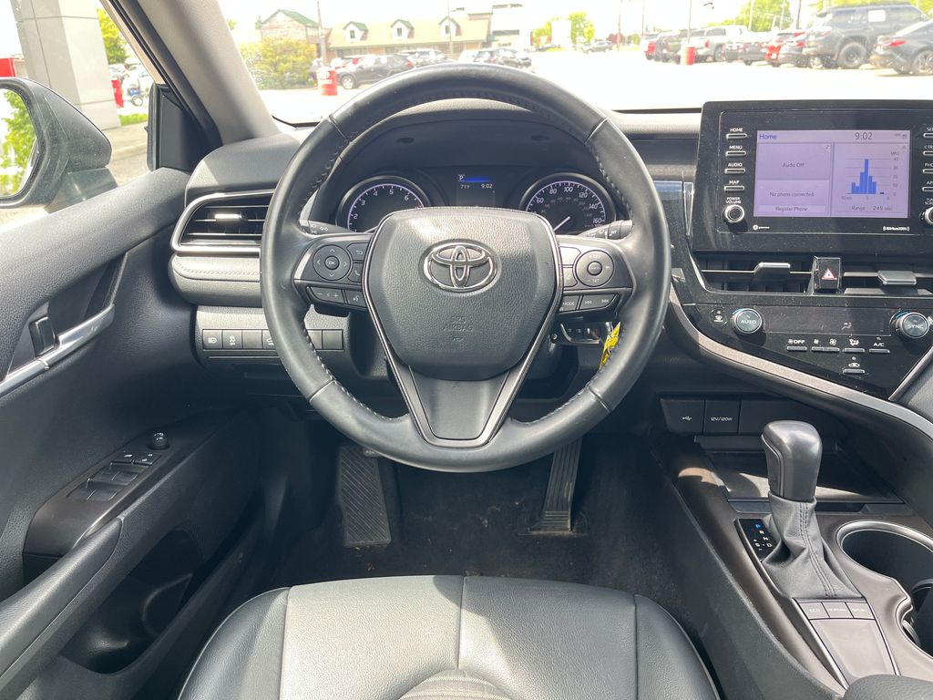 2022 Toyota Camry SE photo