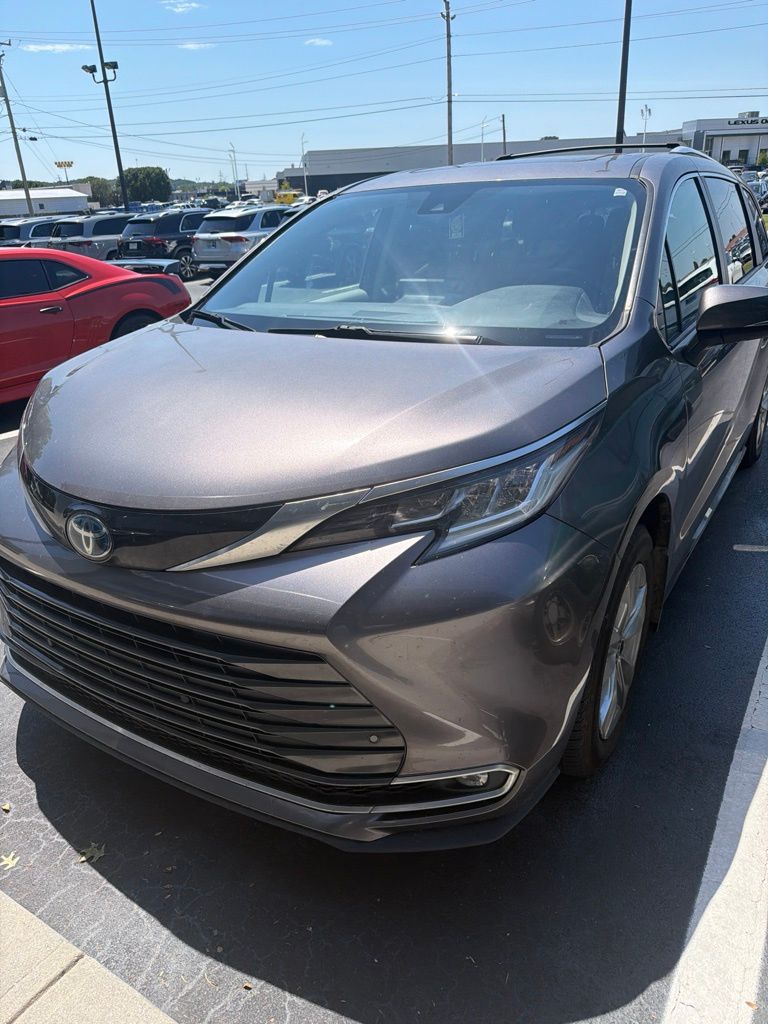 2022 Toyota Sienna 