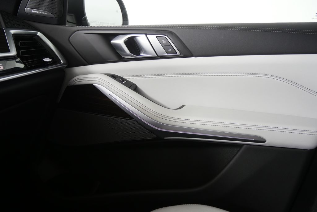 Thumbnail: 2025 BMW X5 - 30