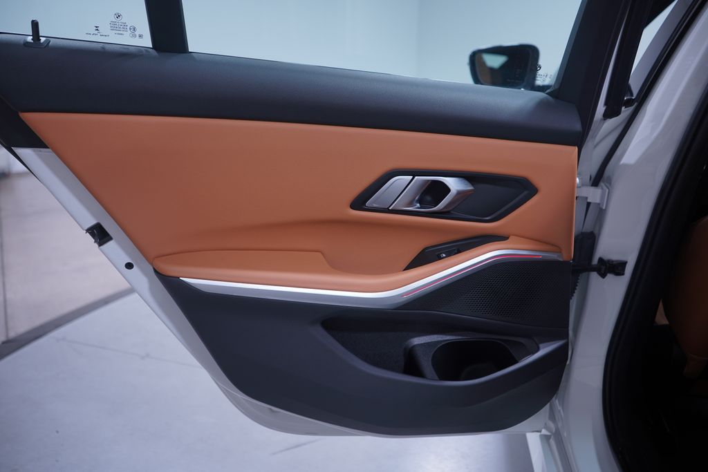 Thumbnail: 2023 BMW 3 Series - 15