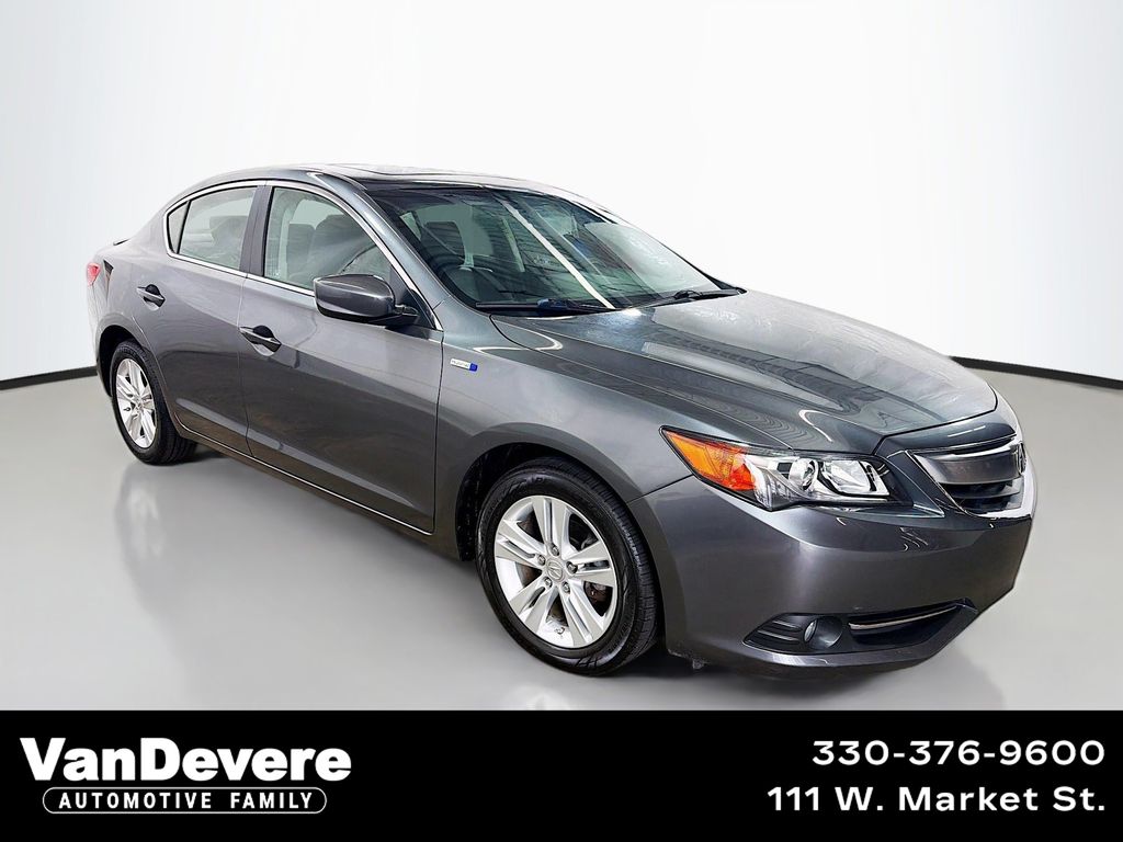 2013 Acura ILX 2.0L FWD with Technology Package