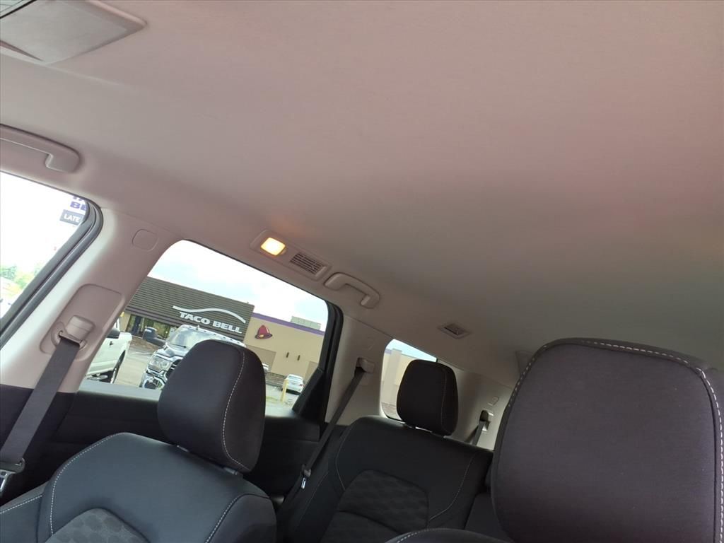 Used 2023 White Nissan S image 7
