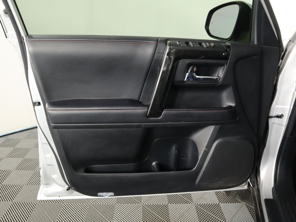 Thumbnail: 2023 Toyota 4Runner - 25