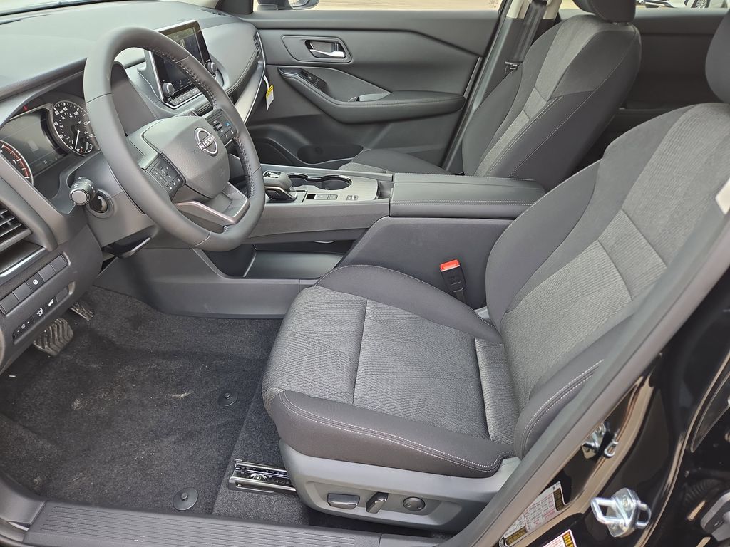 2026 Nissan Rogue SV - 6