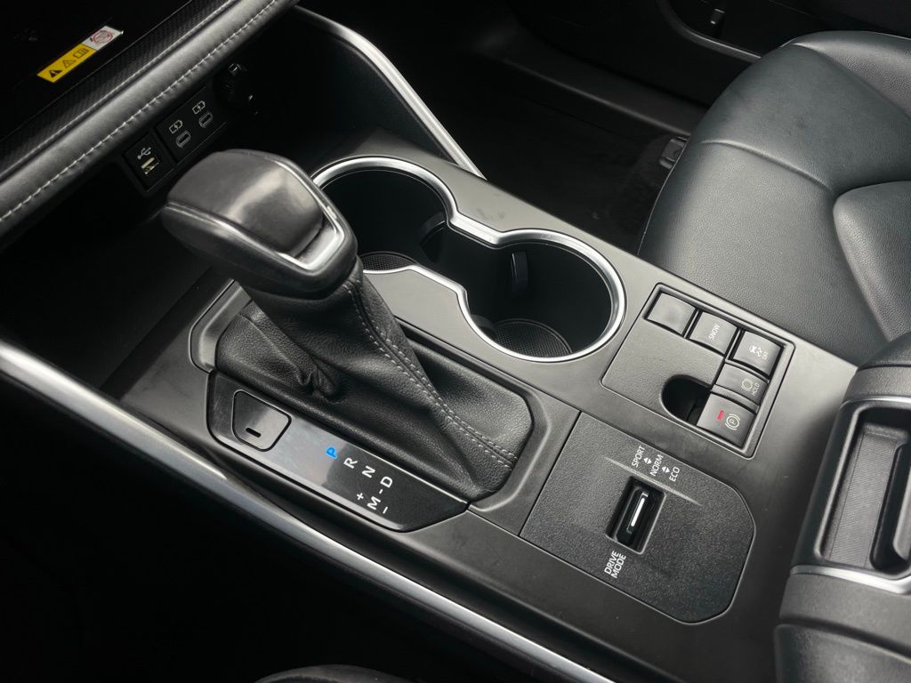 Thumbnail: 2023 Toyota Highlander - 20