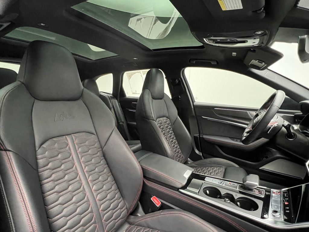 Thumbnail: 2024 Audi RS 6 - 18