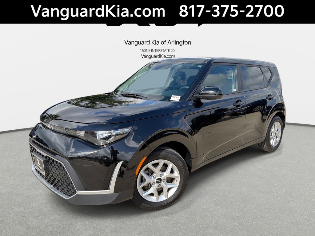 Black 2025 Kia Soul SUV / Crossover Front-Wheel Drive Continuously Variable Transmission