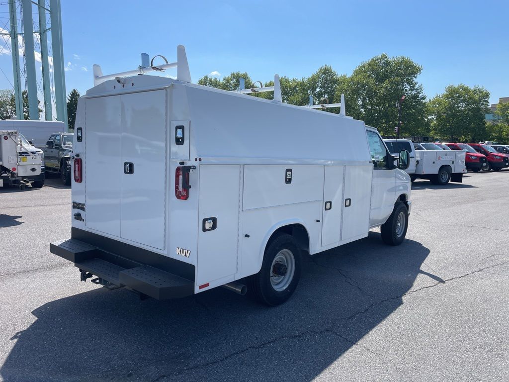 2026 Ford E-350 Cutaway 
