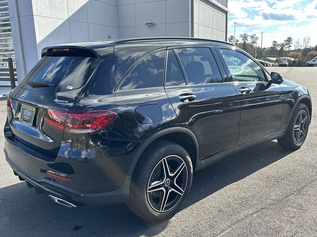 2022 Mercedes-Benz GLC GLC 300 8