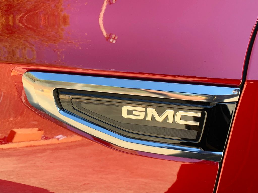 2023 GMC Yukon AT4 14