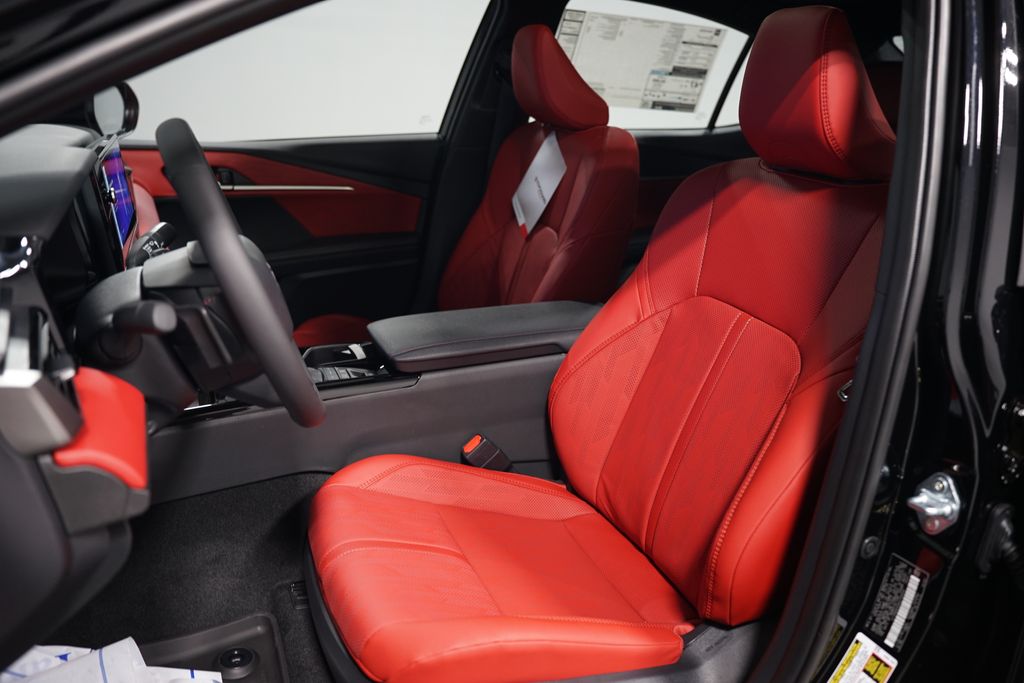 2025 Toyota Camry XSE 28