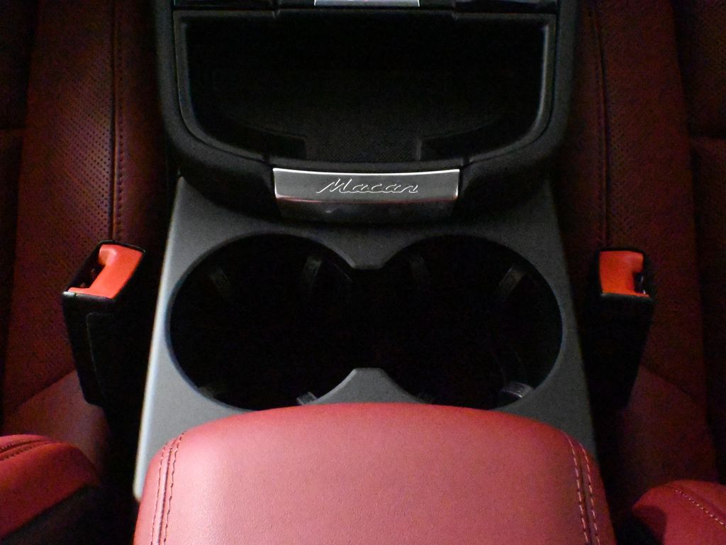 Thumbnail: 2026 Porsche Macan - 27