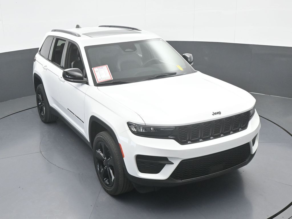 Used 2023 Bright White Clearcoat Jeep Altitude image 18