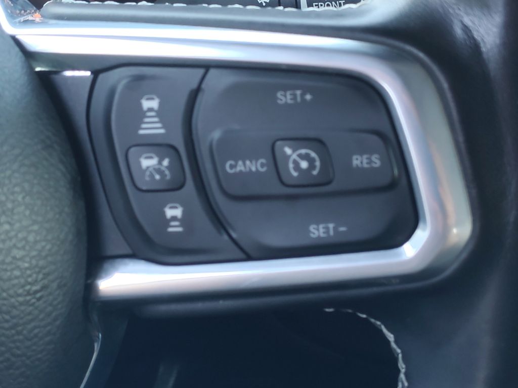 Used Car 2022 Jeep Gladiator  Overland For Sale Under $35,000 In Austin, Texas