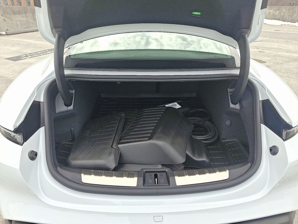 Thumbnail: 2022 Porsche Taycan - 30