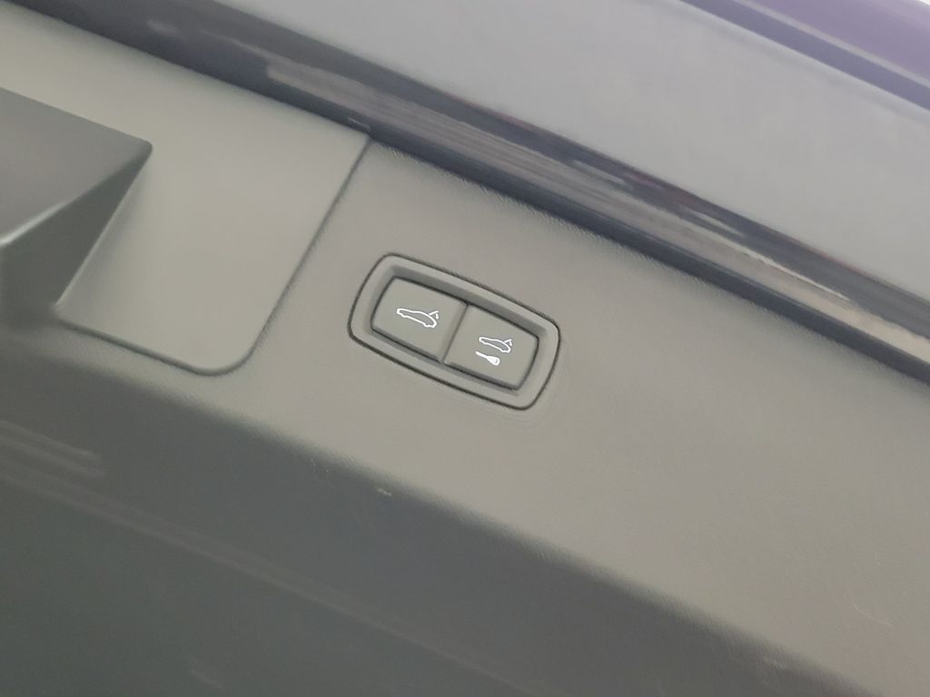 Thumbnail: 2023 Porsche Cayenne - 9