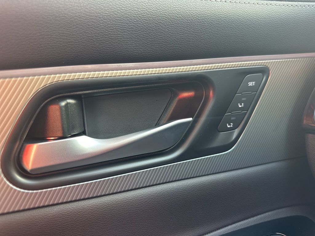 2025 Everest White Pearl Tricoat Nissan Murano SL AWD SUV