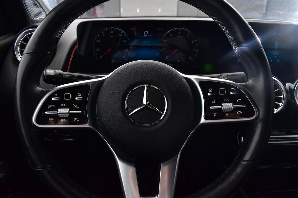 Thumbnail: 2022 Mercedes-Benz GLB - 15