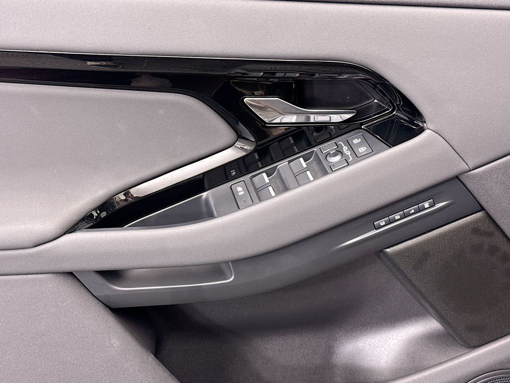 Thumbnail: 2025 Land Rover Range Rover Evoque - 22