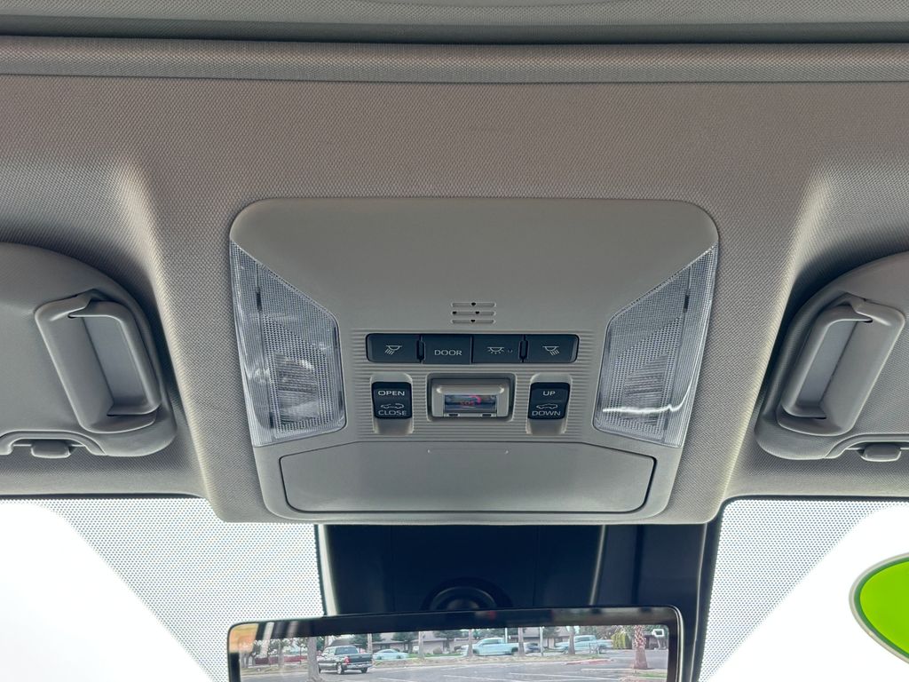 Thumbnail: 2022 Toyota RAV4 - 23