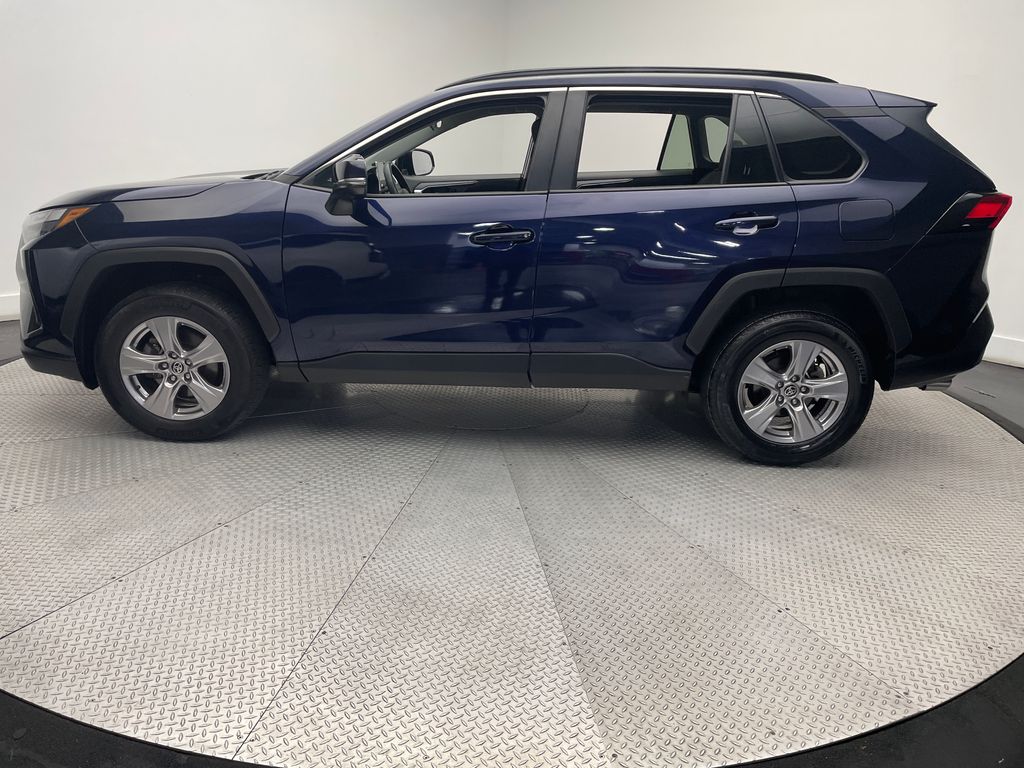 2023 Toyota RAV4 XLE 8