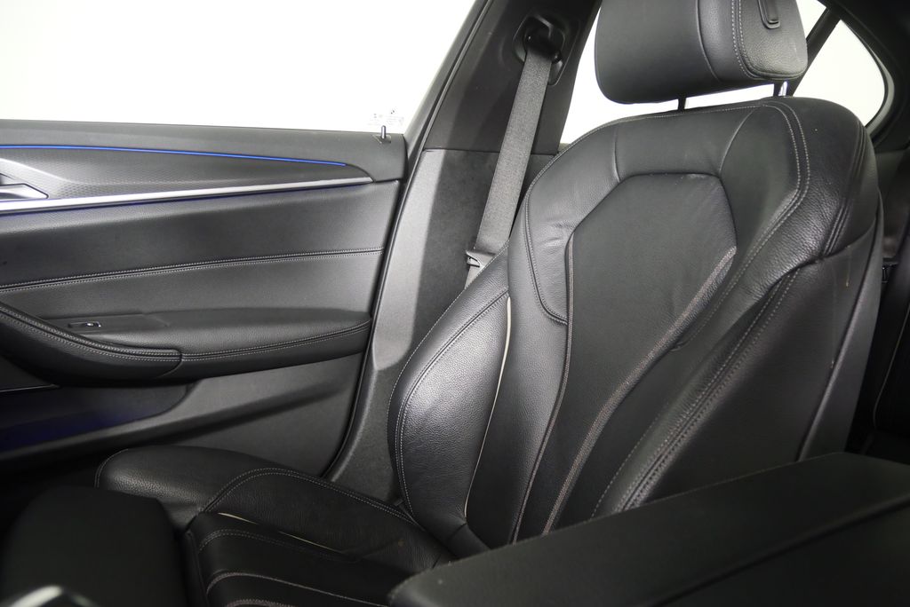 Thumbnail: 2023 BMW 5 Series - 24