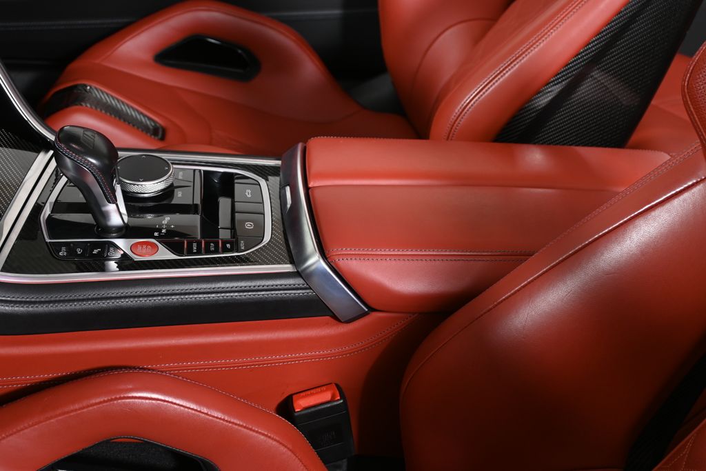 Thumbnail: 2022 BMW M8 - 32