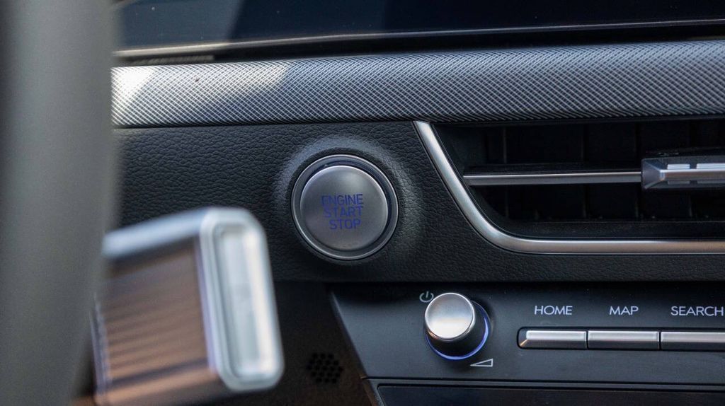 Used 2024 Hyundai Sonata SEL 4D Sedan