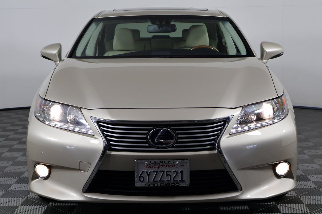 Thumbnail: 2013 Lexus ES - 2