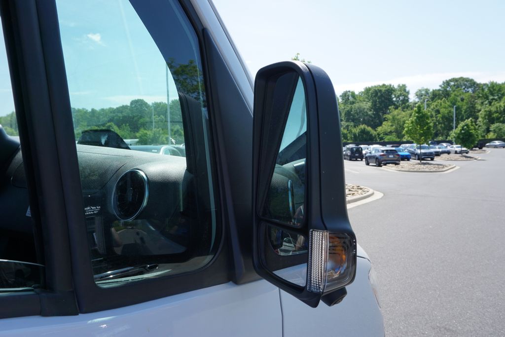 Thumbnail: 2025 Mercedes-Benz Sprinter - 9