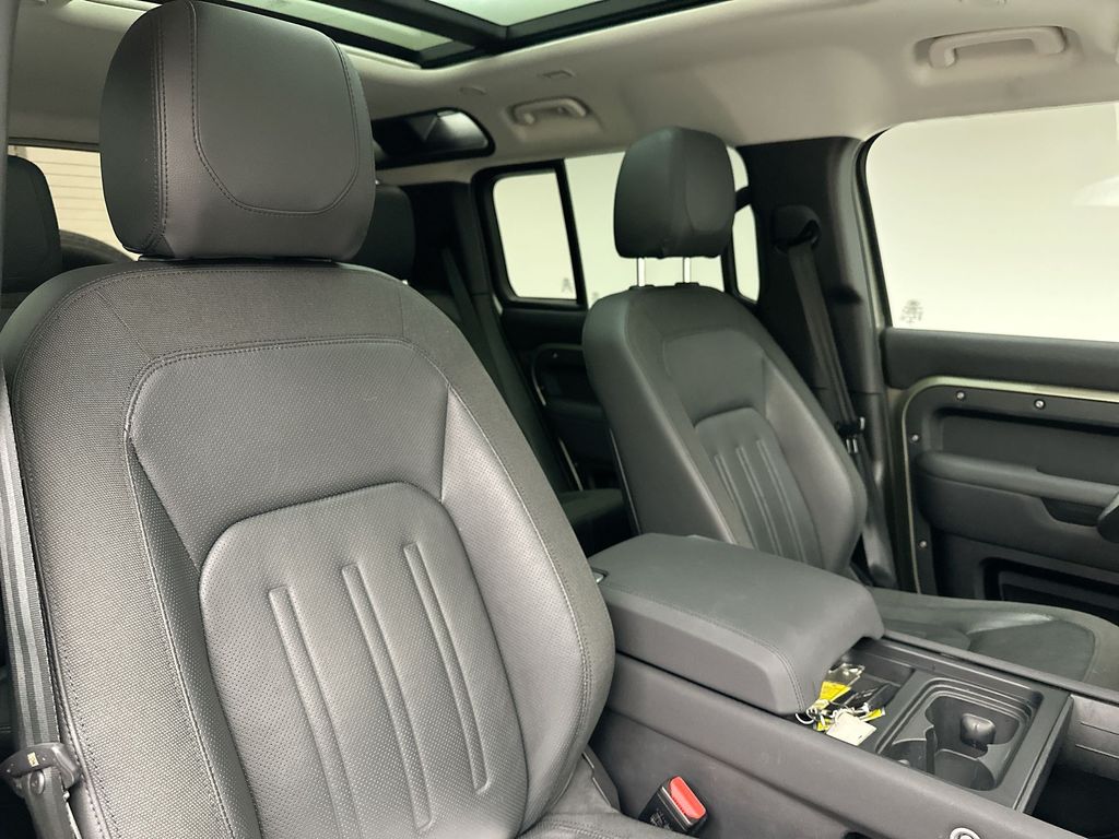 Thumbnail: 2021 Land Rover Defender - 6
