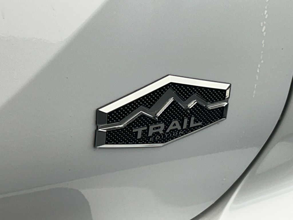 New 2026 White / Black Mitsubishi Trail Edition image 34