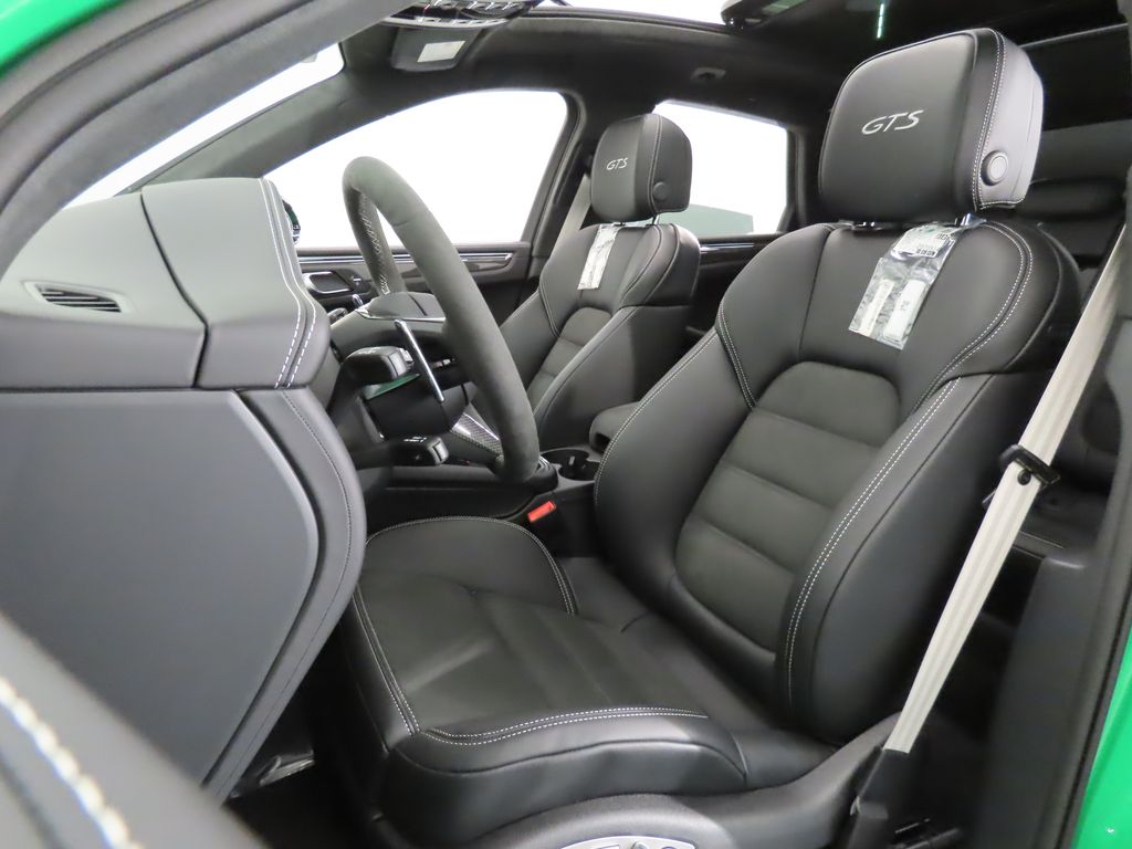 Thumbnail: 2025 Porsche Macan - 5