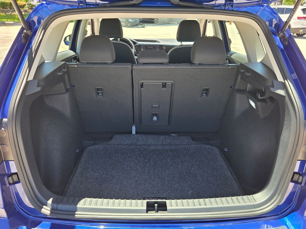 2024 Volkswagen Taos - $17,500