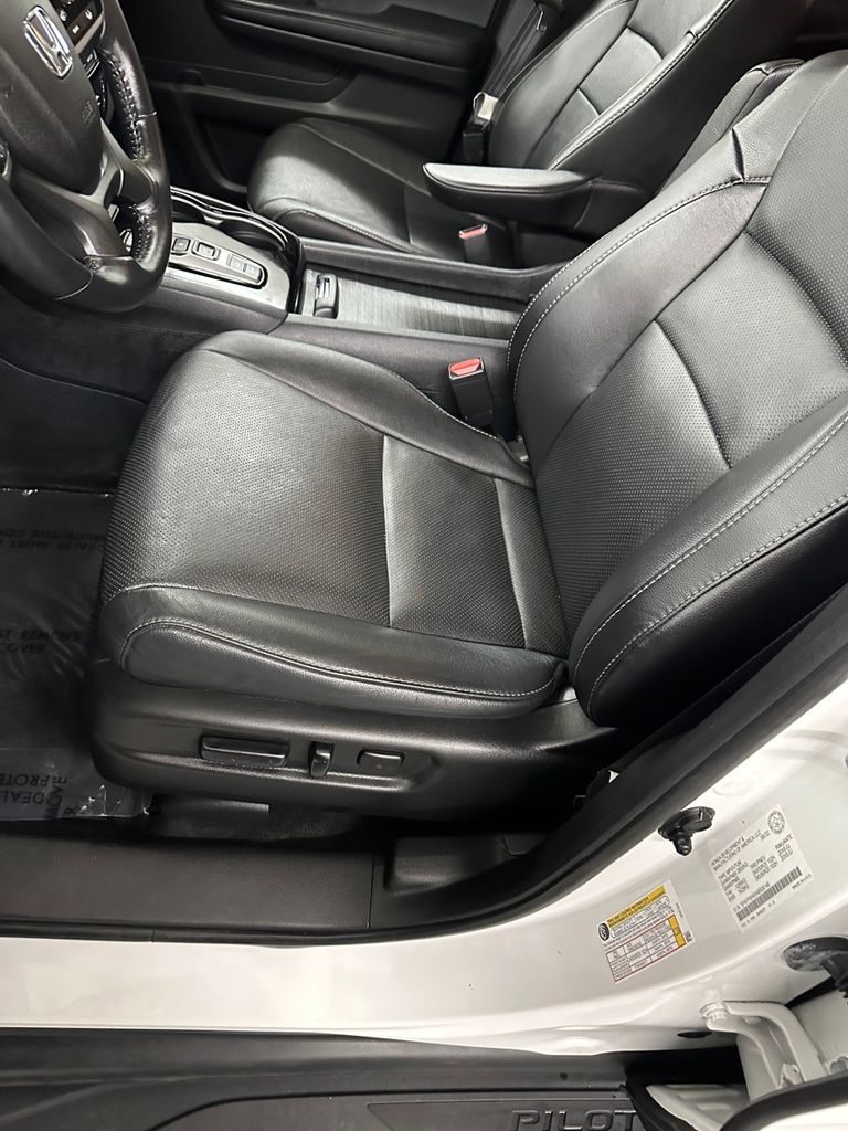 used 2022 Honda Pilot car, priced at $34,985