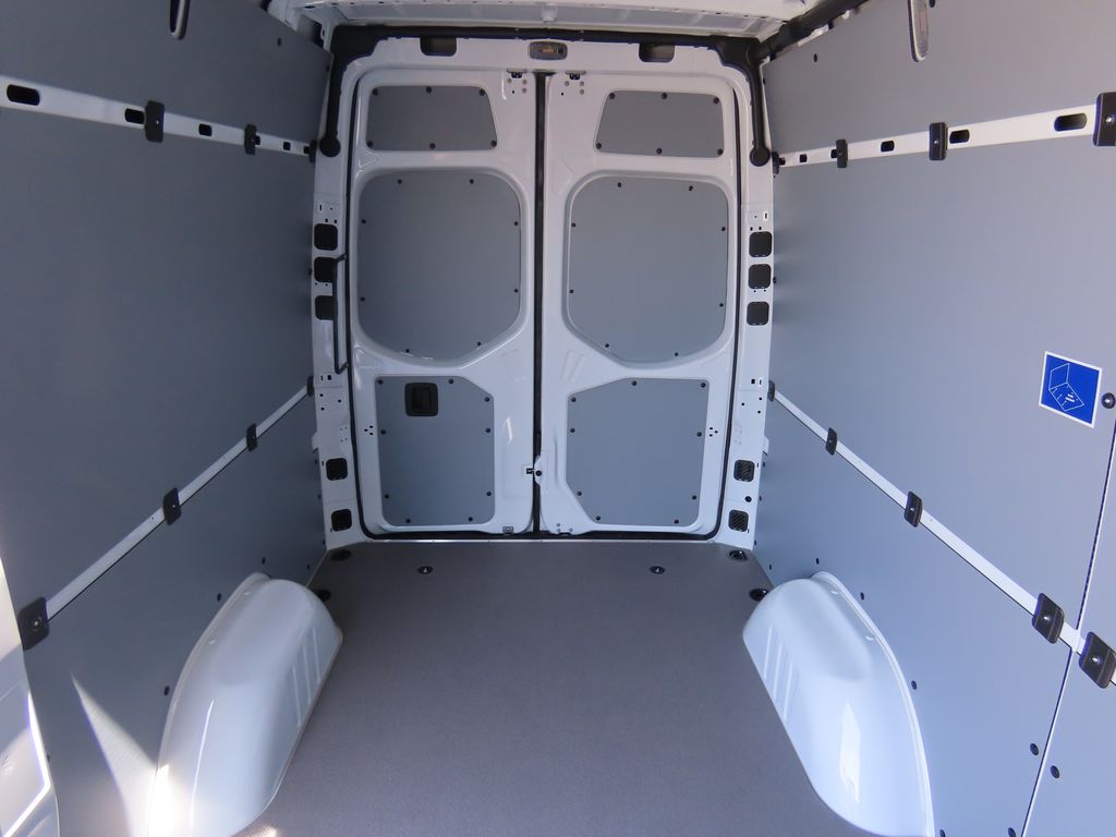 2025 Mercedes-Benz Sprinter 2500 28