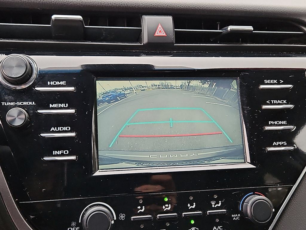 Thumbnail: 2018 Toyota Camry - 18